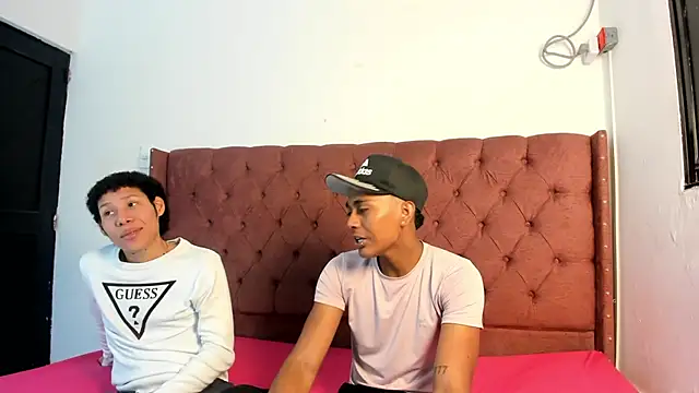 Snapshot of boys_yourparty chatting on December 21, 12:12 pm boys yourparty online show from December 21, 12:12 pm