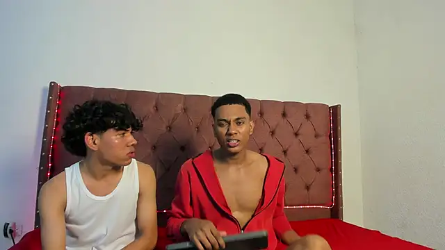 Snapshot of boys_yourparty chatting on January 13, 1:11 am boys yourparty online show from January 13, 1:11 am