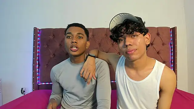 Snapshot of boys_yourparty chatting on January 14, 1:11 am boys yourparty online show from January 14, 1:11 am