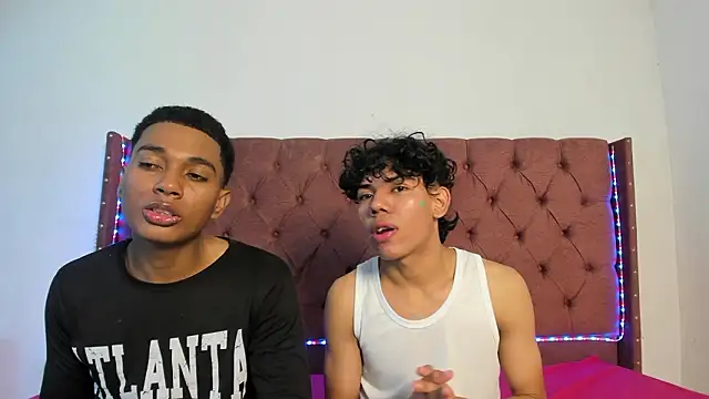 Snapshot of boys_yourparty chatting on January 15, 1:10 am boys yourparty online show from January 15, 1:10 am