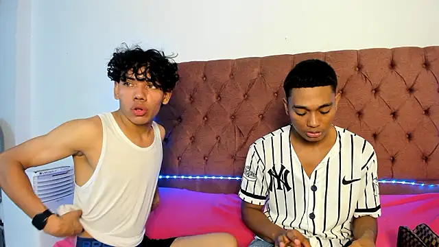 Snapshot of boys_yourparty chatting on February 1, 1:04 am boys yourparty online show from February 1, 1:04 am