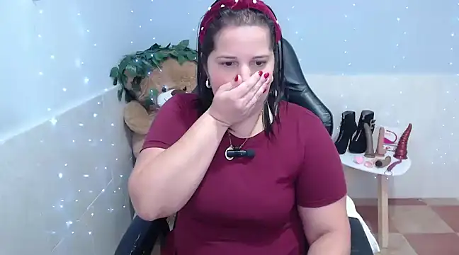 kiara scottt online show from January 4, 7:55 am
