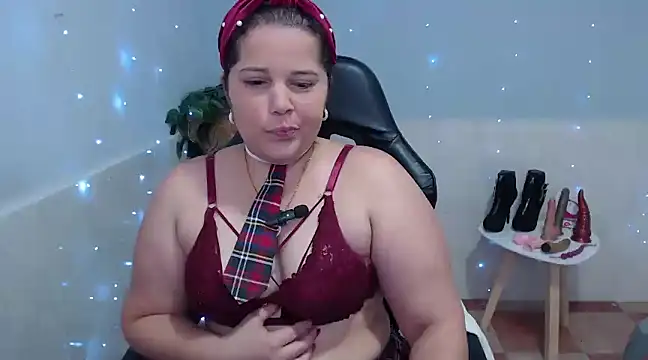 kiara scottt online show from January 6, 8:03 am