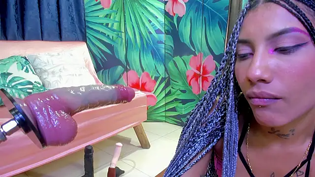 Snapshot of Mieldeluna chatting on November 9, 5:28 am Mieldeluna online show from November 9, 5:28 am