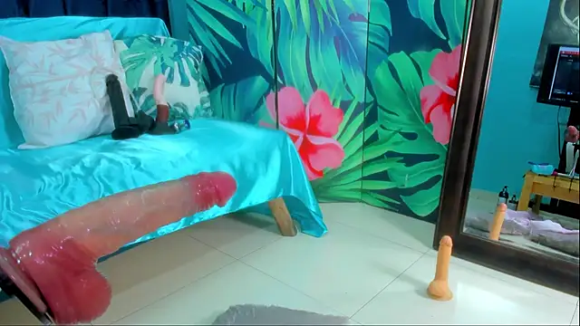 Snapshot of Mieldeluna chatting on November 28, 4:04 am Mieldeluna online show from November 28, 4:04 am