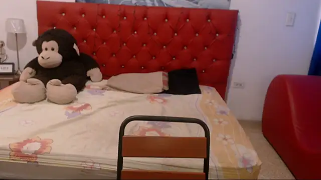 Snapshot of angel_barbie_1 chatting on February 5, 2:37 pm angel barbie 1 online show from February 5, 2:37 pm
