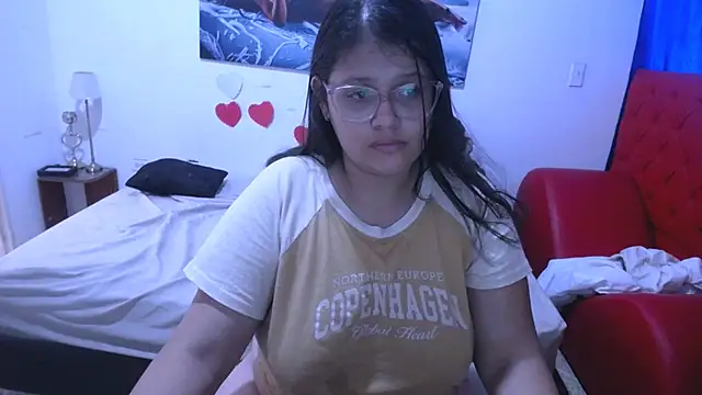 Snapshot of angel_barbie_1 chatting on September 13, 4:29 pm angel barbie 1 online show from September 13, 4:29 pm