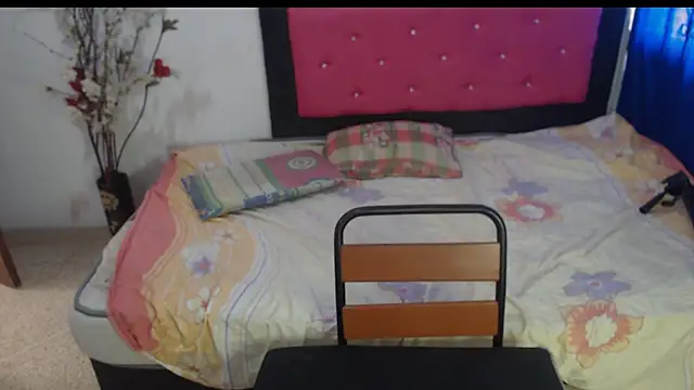 Snapshot of angel_barbie_1 chatting on September 18, 3:25 pm angel barbie 1 online show from September 18, 3:25 pm