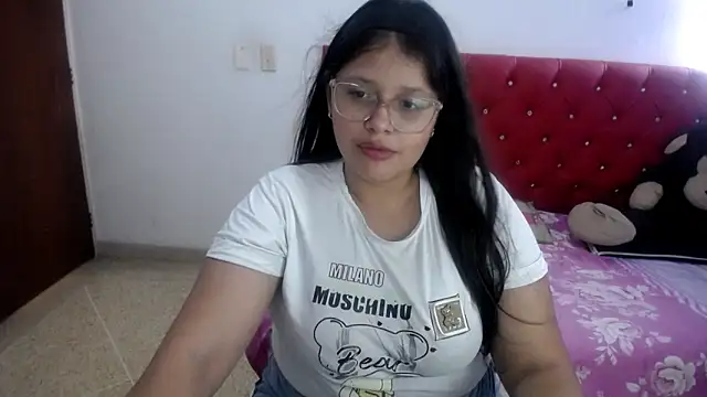 Snapshot of angel_barbie_1 chatting on June 19, 2:54 pm angel barbie 1 online show from June 19, 2:54 pm