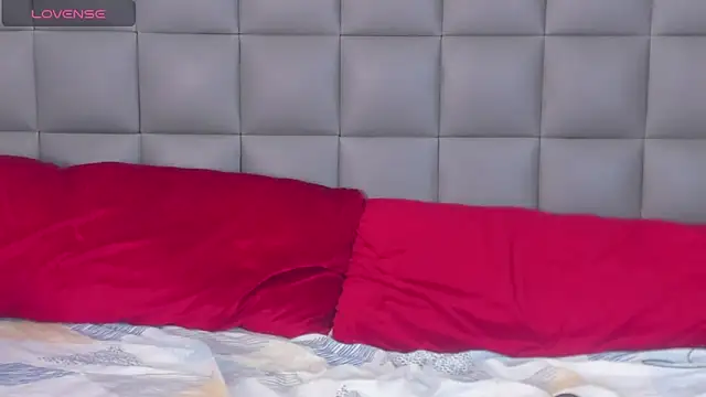 honey moonts online show from February 15, 1:49 pm