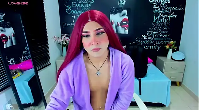 DarianaGia online show from December 8, 9:24 am