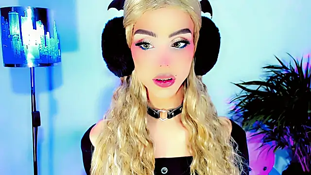 dollswit01 online show from January 8, 8:11 pm