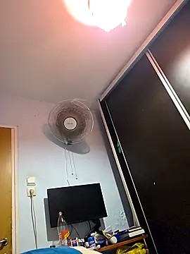 Chneor28 online show from January 8, 8:55 pm