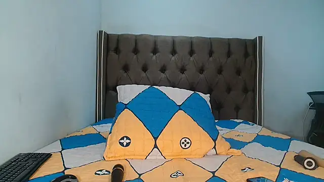 Snapshot of CHOCKYCHOCX2 chatting on February 8, 4:38 am CHOCKYCHOCX2 online show from February 8, 4:38 am