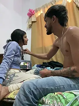 Snapshot of Rouuus12 chatting on February 12, 2:01 pm Rouuus12 online show from February 12, 2:01 pm