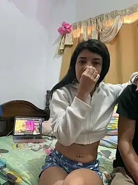 Snapshot of Rouuus12 chatting on February 14, 12:46 pm Rouuus12 online show from February 14, 12:46 pm