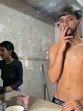 Snapshot of Rouuus12 chatting on February 16, 3:52 pm Rouuus12 online show from February 16, 3:52 pm