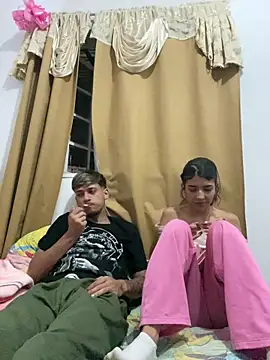 Snapshot of Rouuus12 chatting on February 21, 2:01 am Rouuus12 online show from February 21, 2:01 am