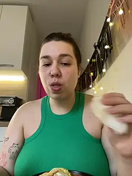 SuzieMurray online show from November 5, 9:09 am