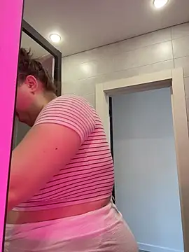 SuzieMurray online show from February 6, 8:18 am