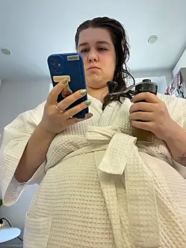 SuzieMurray online show from March 28, 8:14 am