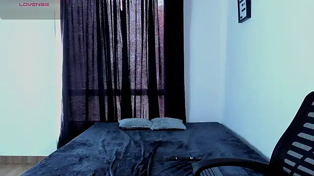 lorymoon online show from December 16, 7:00 pm