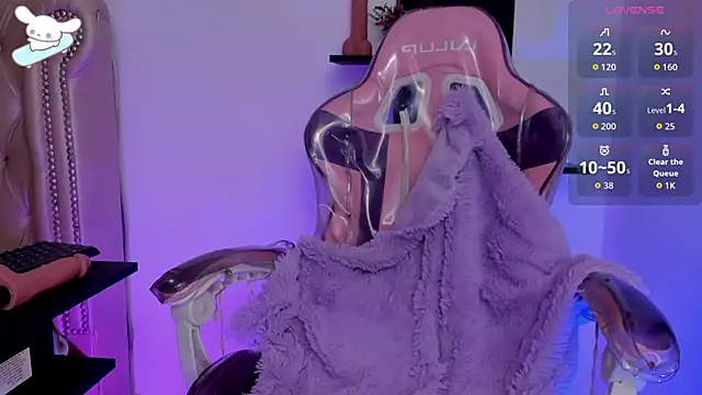 AlexaFoxy18 online show from October 4, 6:33 am