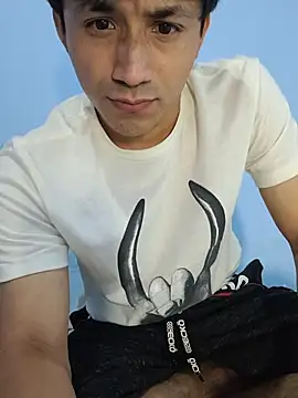 charlesss19 online show from November 3, 5:14 pm