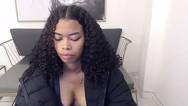 Shenna brunette  online show from December 15, 1:11 pm