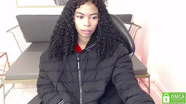 Shenna brunette  online show from January 20, 1:11 pm
