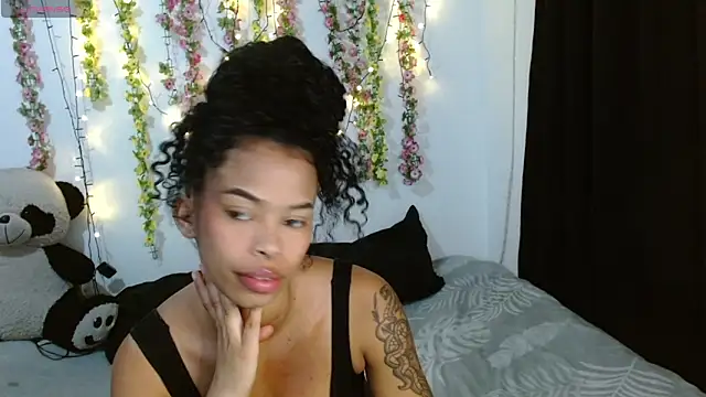 Shenna brunette  online show from October 4, 9:02 pm
