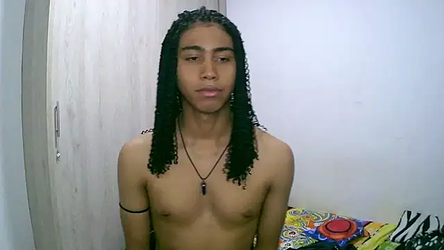 Snapshot of sexy_diamante_ chatting on November 17, 4:29 am sexy diamante online show from November 17, 4:29 am