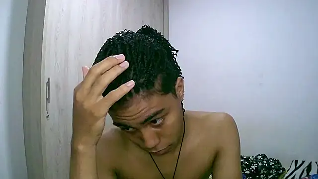 Snapshot of sexy_diamante_ chatting on November 18, 1:55 am sexy diamante online show from November 18, 1:55 am