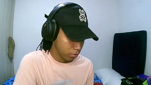 Snapshot of sexy_diamante_ chatting on November 23, 3:17 am sexy diamante online show from November 23, 3:17 am