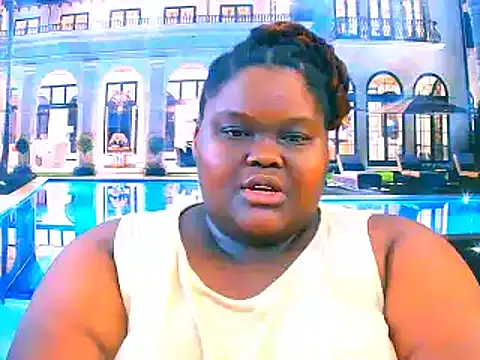 Snapshot of EbonyHotBuns chatting on February 6, 6:22 pm EbonyHotBuns online show from February 6, 6:22 pm