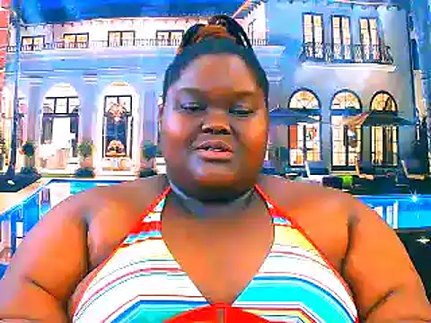 Snapshot of EbonyHotBuns chatting on April 9, 6:19 am EbonyHotBuns online show from April 9, 6:19 am