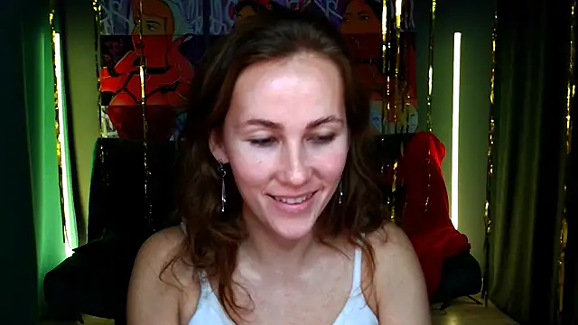 Snapshot of MichelleOrtis chatting on December 22, 1:33 pm MichelleOrtis online show from December 22, 1:33 pm