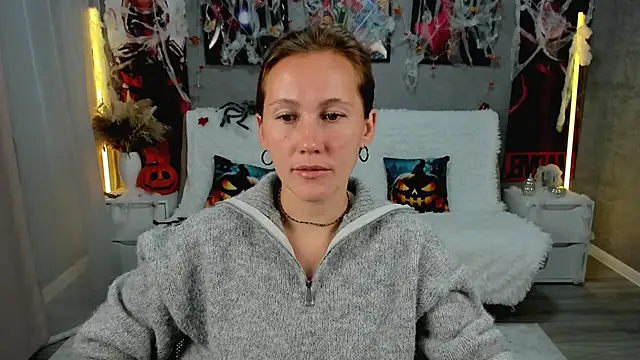 Snapshot of MichelleOrtis chatting on October 29, 12:29 pm MichelleOrtis online show from October 29, 12:29 pm