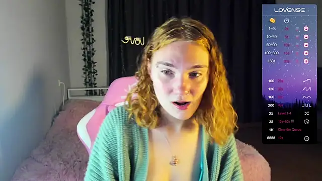 ReddHotPipper online show from December 4, 1:03 am
