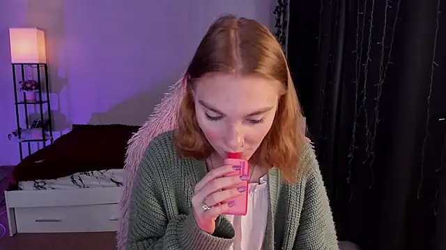 ReddHotPipper online show from October 22, 3:29 am