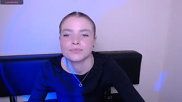 MissOliviaa  online show from October 28, 1:58 pm