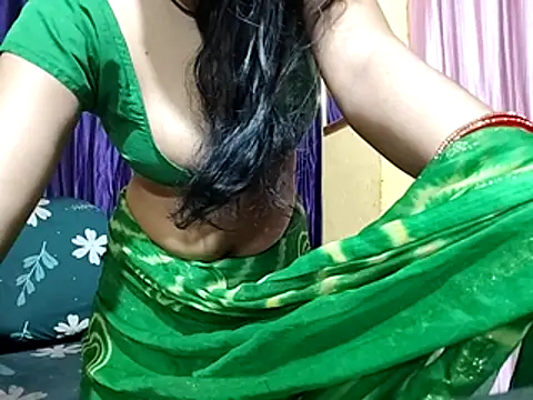 Snapshot of poojaxxx65 chatting on February 7, 11:30 pm poojaxxx65 online show from February 7, 11:30 pm
