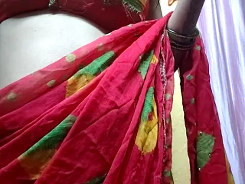 poojaxxx65 online show from May 21, 10:39 pm