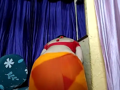 poojaxxx65 online show from June 3, 9:53 pm