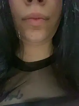 Snapshot of lalinha_sapeka chatting on May 23, 12:53 pm lalinha sapeka online show from May 23, 12:53 pm