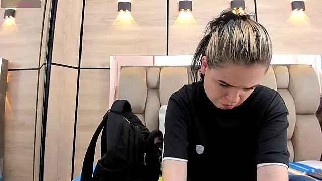 dorothy vegga online show from December 19, 3:46 am