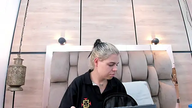 dorothy vegga online show from April 8, 3:50 am