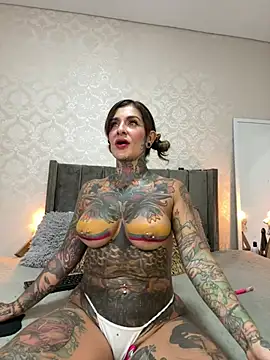 Snapshot of remyflux666 chatting on June 23, 11:47 pm remyflux666 online show from June 23, 11:47 pm