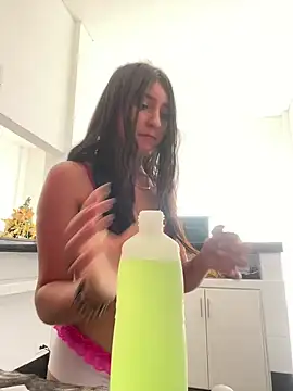 Snapshot of Matilda_russoo chatting on January 21, 12:50 pm Matilda russoo online show from January 21, 12:50 pm