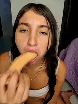 Snapshot of Matilda_russoo chatting on March 1, 12:07 am Matilda russoo online show from March 1, 12:07 am